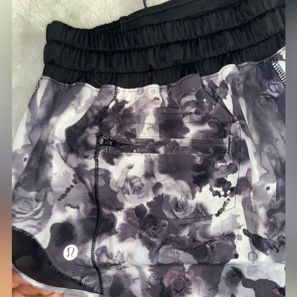 Lululemon Hotty Hot Short